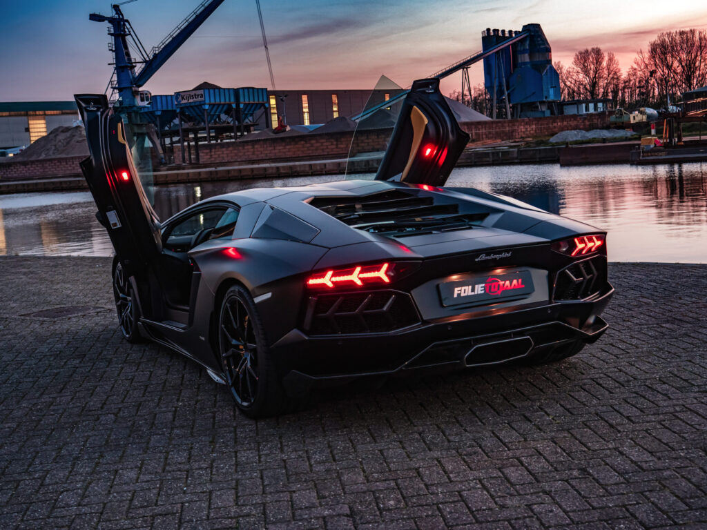 Lamborghini Aventador full matte PPF