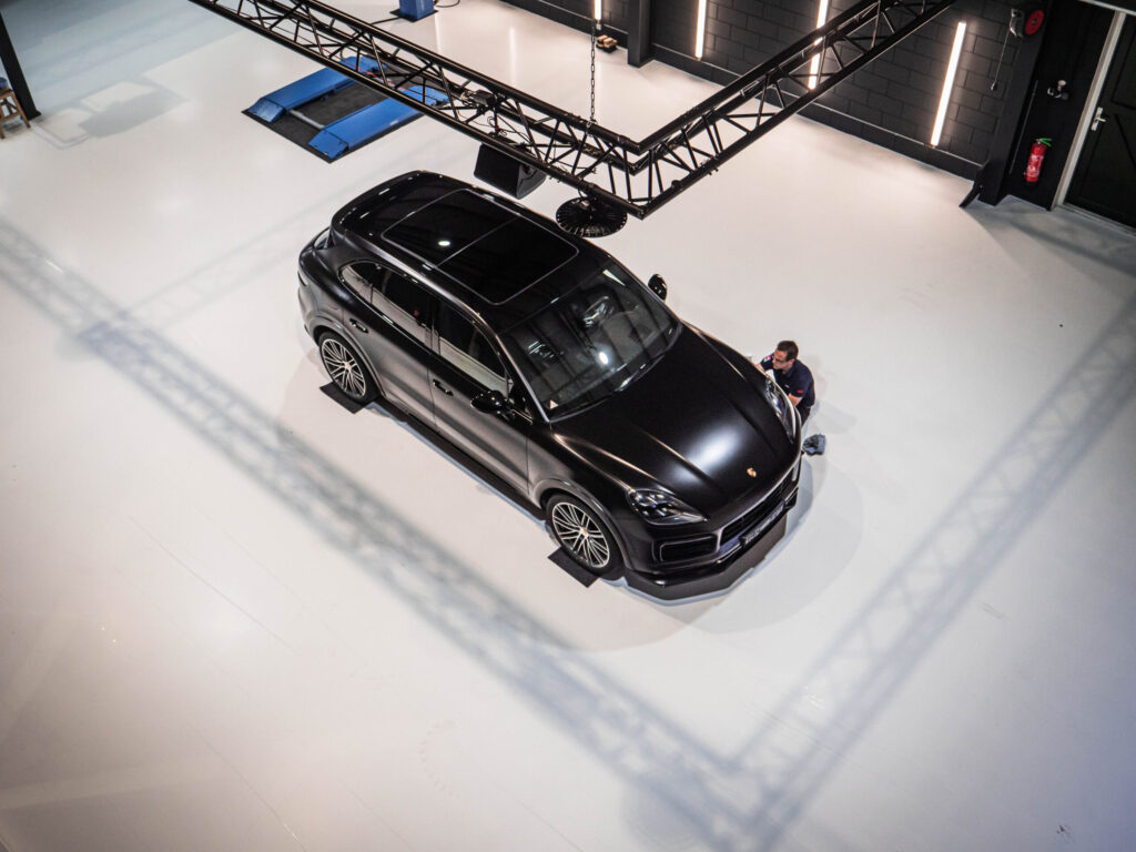 Porsche Cayenne Hybrid Satin Black