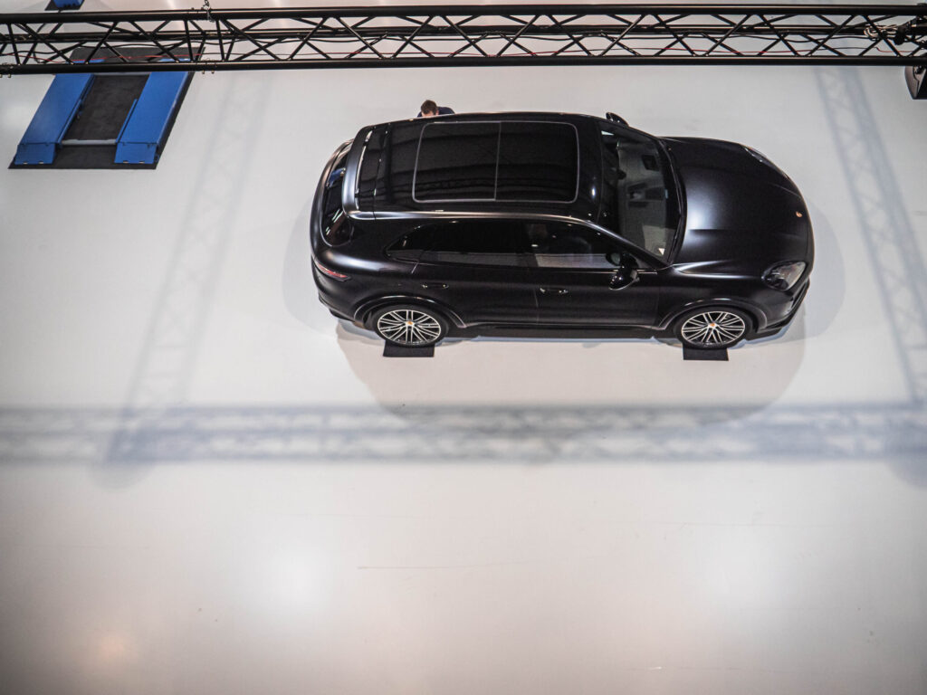 Porsche Cayenne Hybrid Satin Black