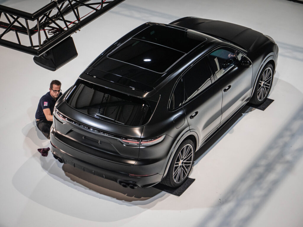 Porsche Cayenne Hybrid Satin Black