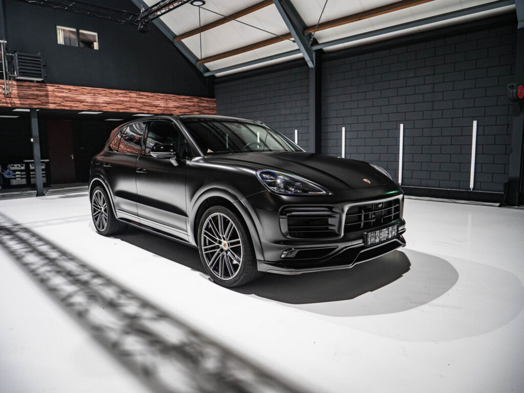 Porsche Cayenne Hybrid Satin Black