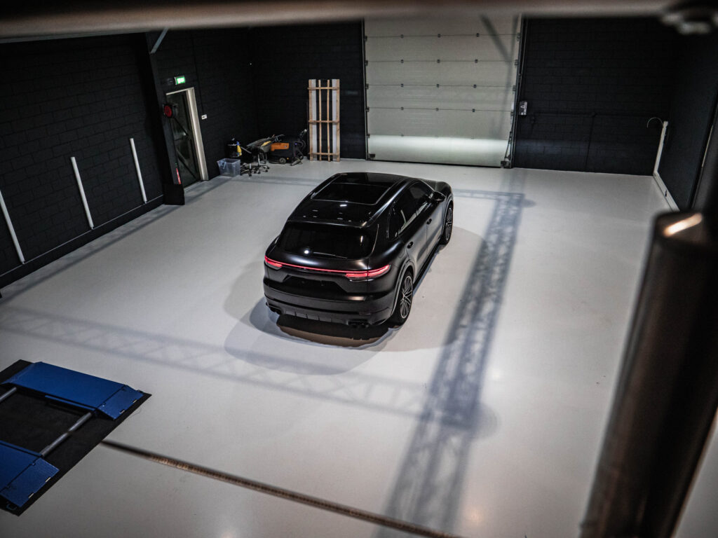 Porsche Cayenne Hybrid Satin Black
