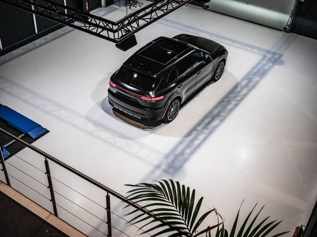 Porsche Cayenne Hybrid Satin Black