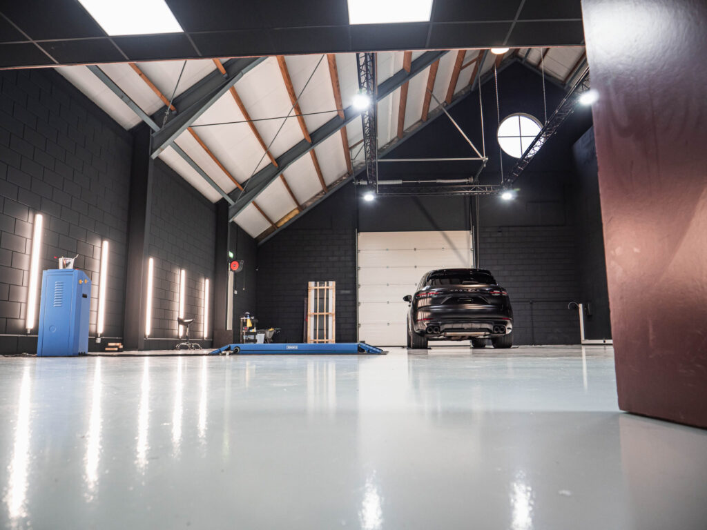 Porsche Cayenne Hybrid Satin Black