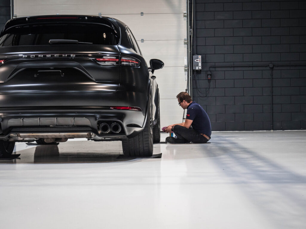 Porsche Cayenne Hybrid Satin Black