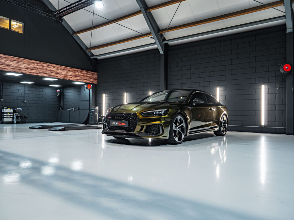 Audi RS5 Midnight Gold