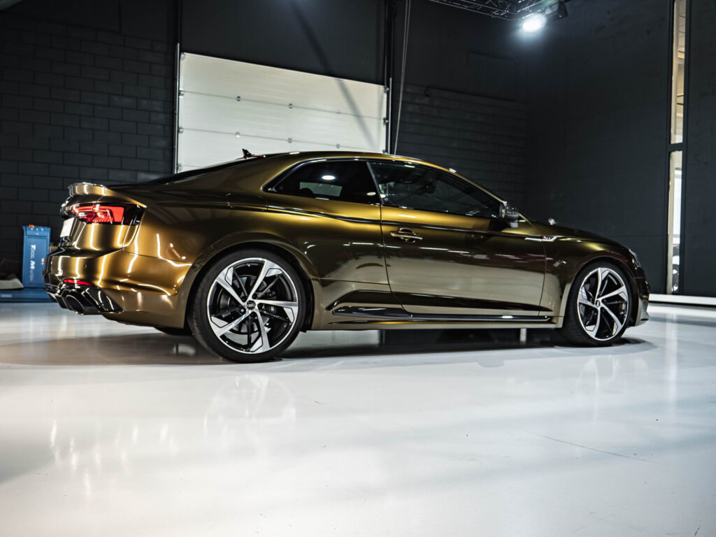 Audi RS5 Midnight Gold