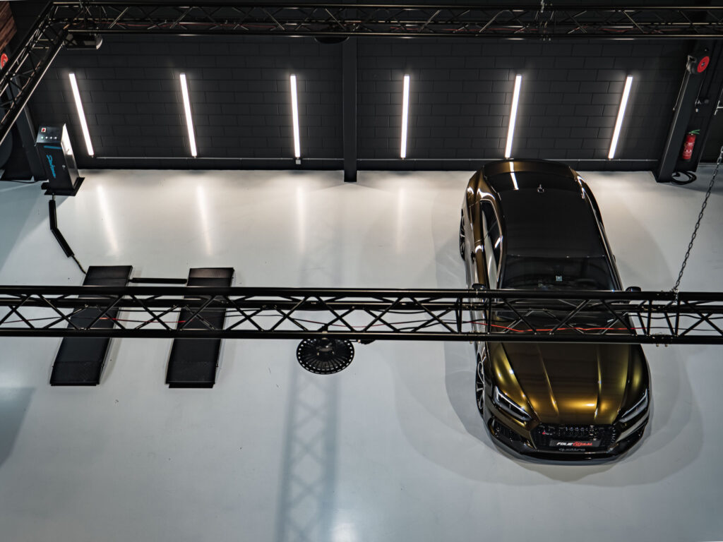 Audi RS5 Midnight Gold