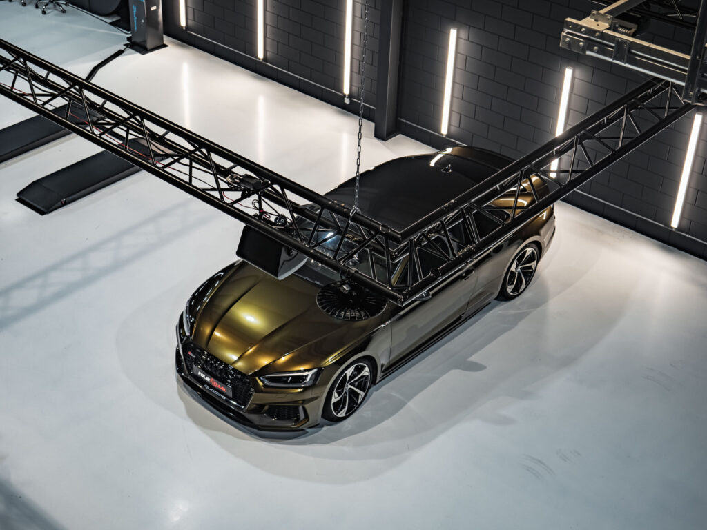 Audi RS5 Midnight Gold