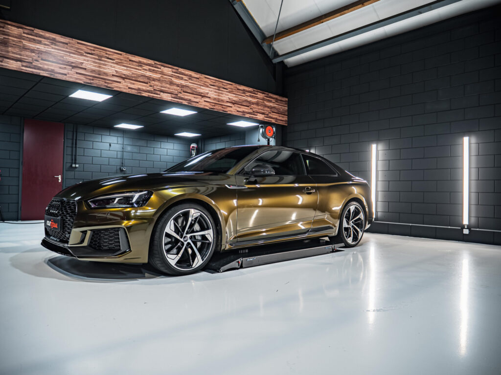 Audi RS5 Midnight Gold