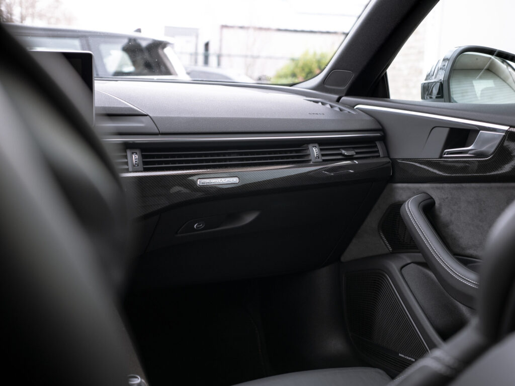 Audi RS5 Kreide full wrap & Carbon 3M Interieur Folie
