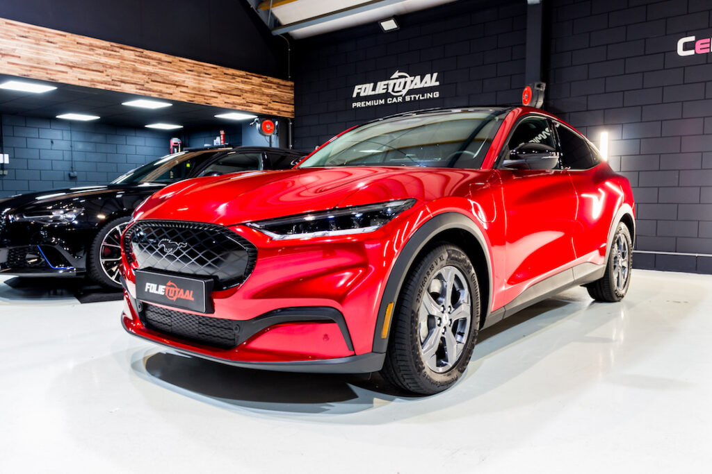 Mustang Mach-E – wrap in trueblood red gloss