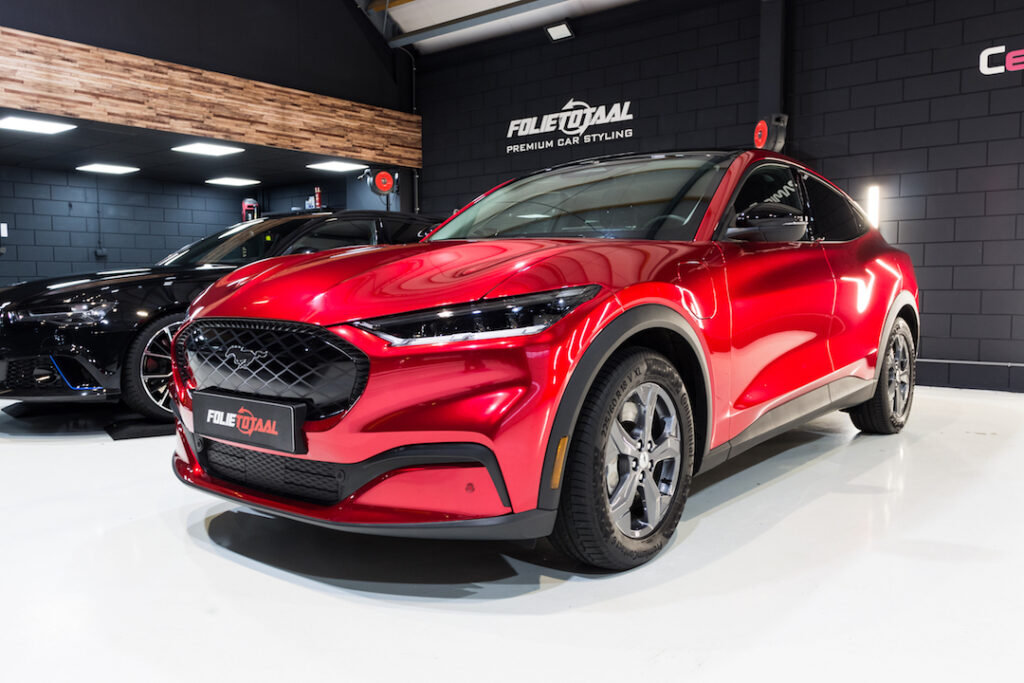 Mustang Mach-E – wrap in trueblood red gloss