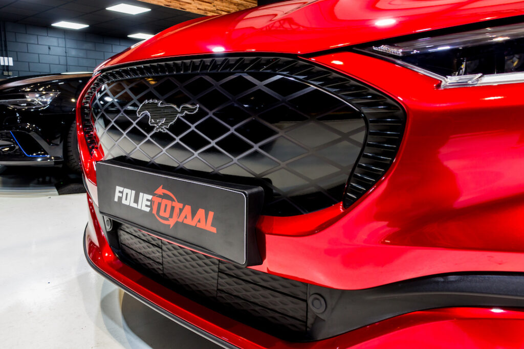 Mustang Mach-E – wrap in trueblood red gloss