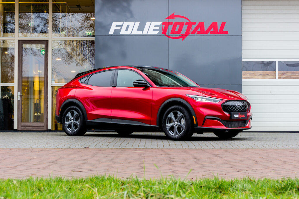 Mustang Mach-E – wrap in trueblood red gloss