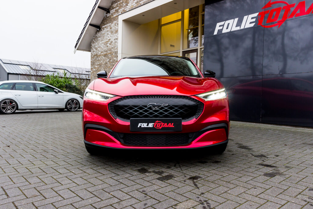 Mustang Mach-E – wrap in trueblood red gloss