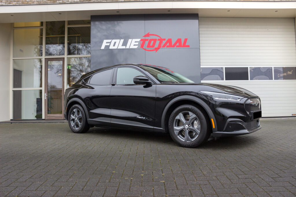 Mustang Mach-E – wrap in trueblood red gloss