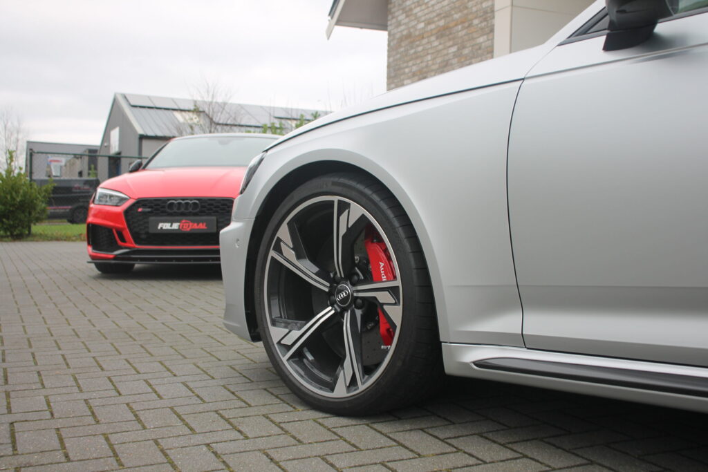 Audi RS4 in FrozenSilver