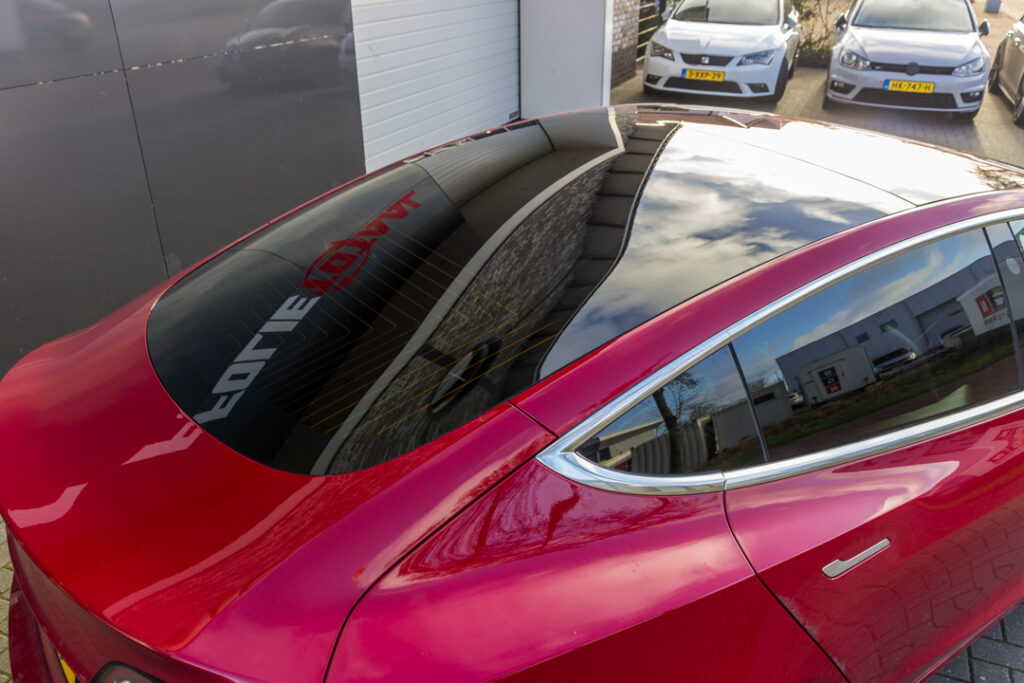 Tesla Model 3 blinderen