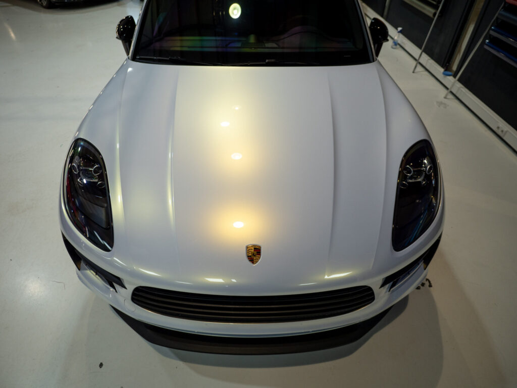 Porsche Macan Pearl Gold White