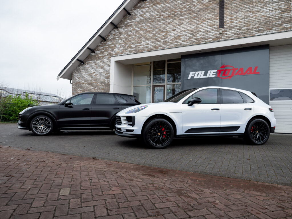 Porsche Macan Pearl Gold White