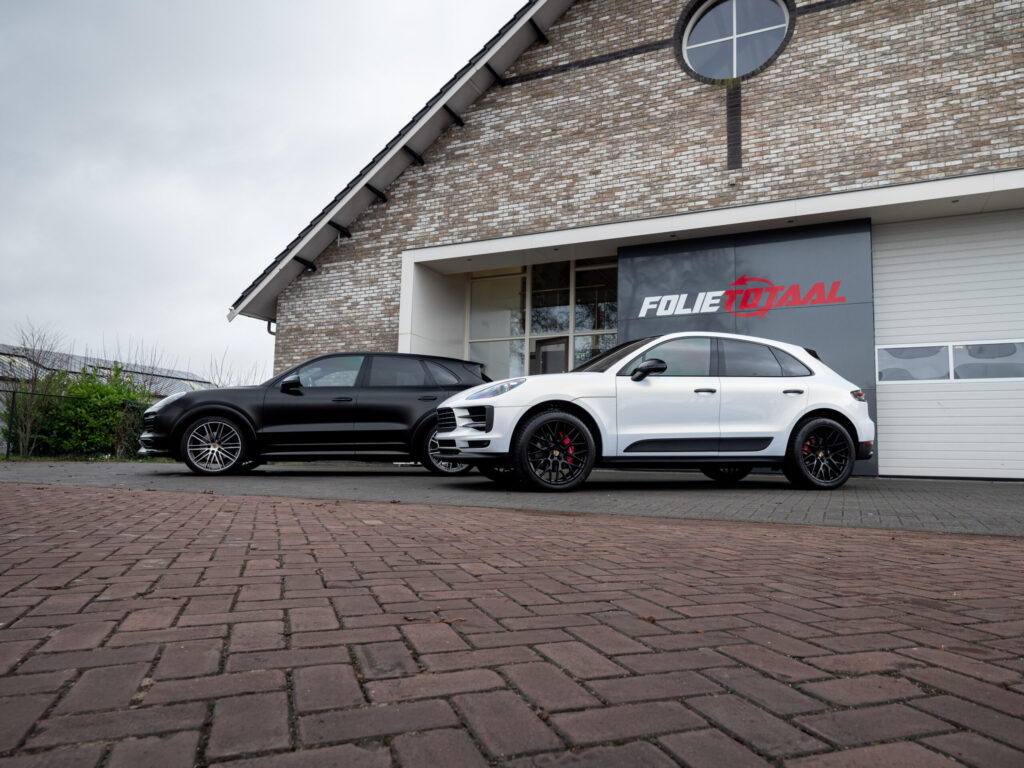 Porsche Macan Pearl Gold White