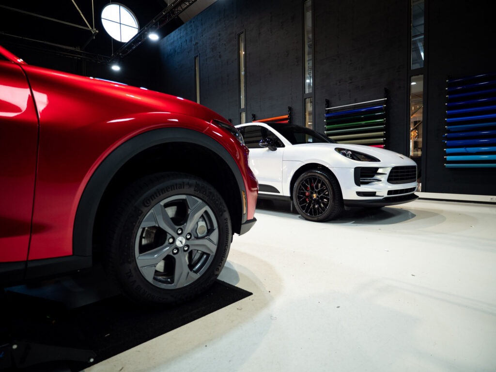 Porsche Macan Pearl Gold White
