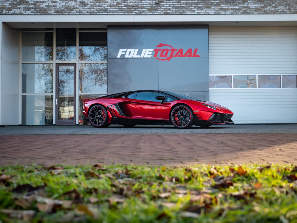 Full custom wrap Lamborghini Aventador LP700
